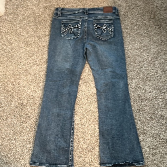 Jeans - Picture 2 of 4